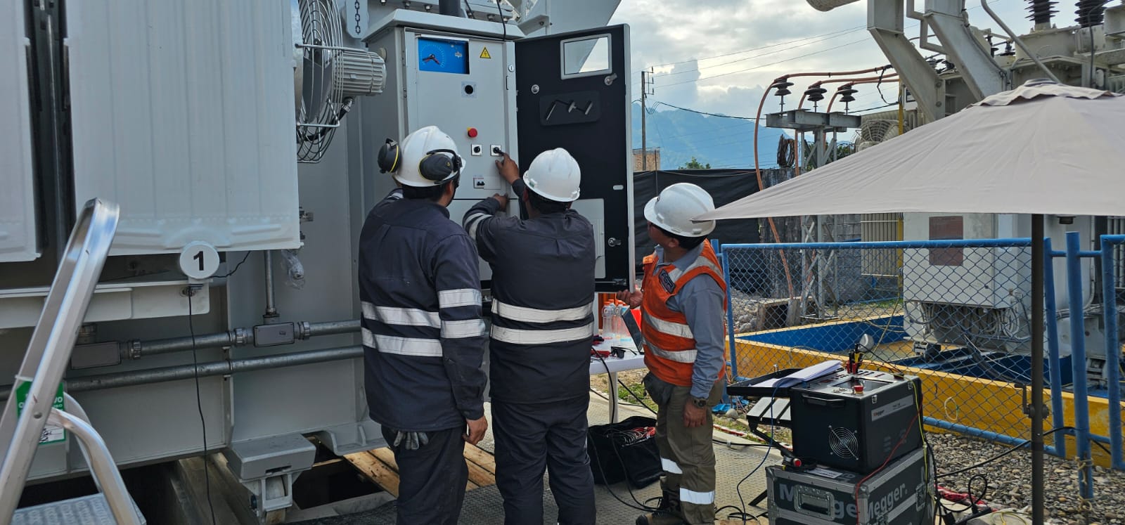 Revisión, alineamiento y pruebas eléctricas del conmutador y mando motor ABB VUCG